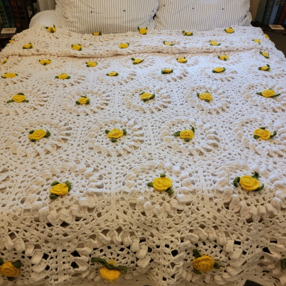 Hand Crocheted Spread - Picture 6 of 9